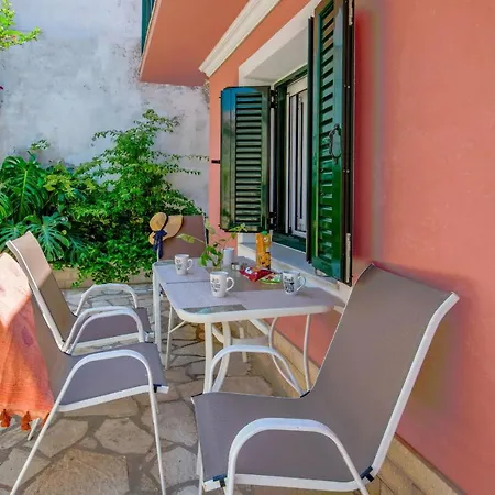 Doras House Apartment *