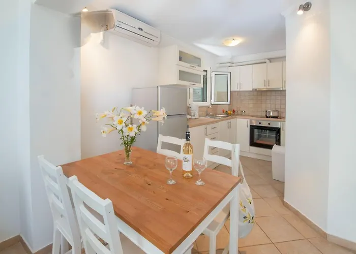 Doras House Apartamento Gaios